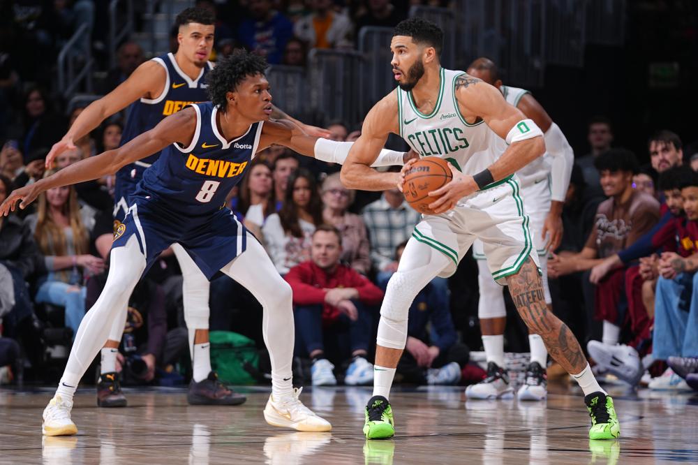 佳的前场任 佳的前场任