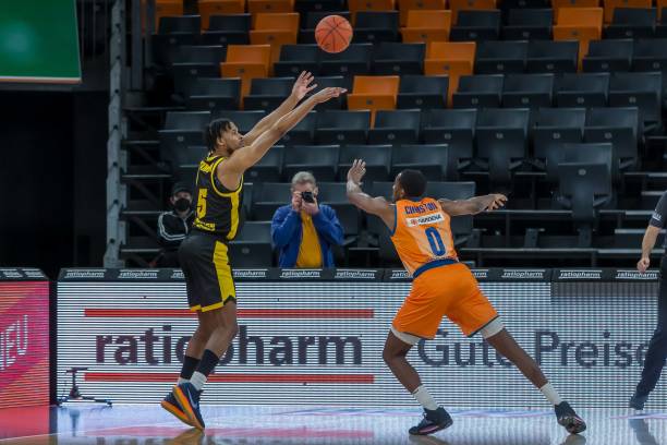 对手在防守 对手在防守