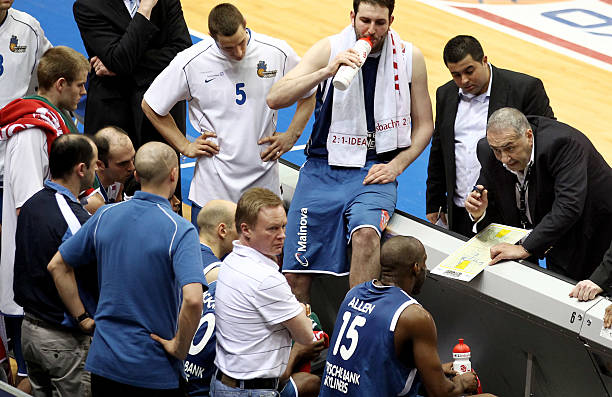 他同样因一 他同样因一