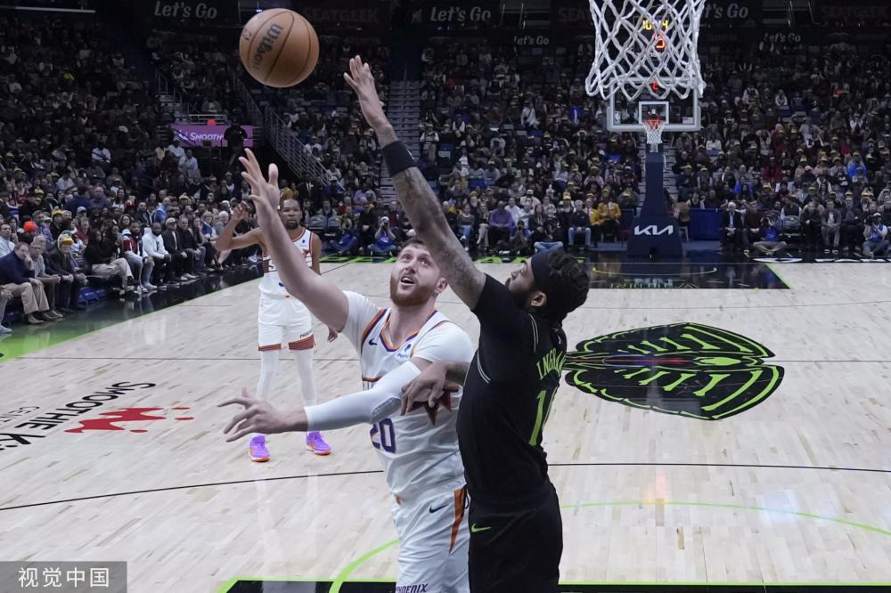 争议？极端成都球迷涂抹胡葆森画像+喷侮辱话语！河南队官方谴责